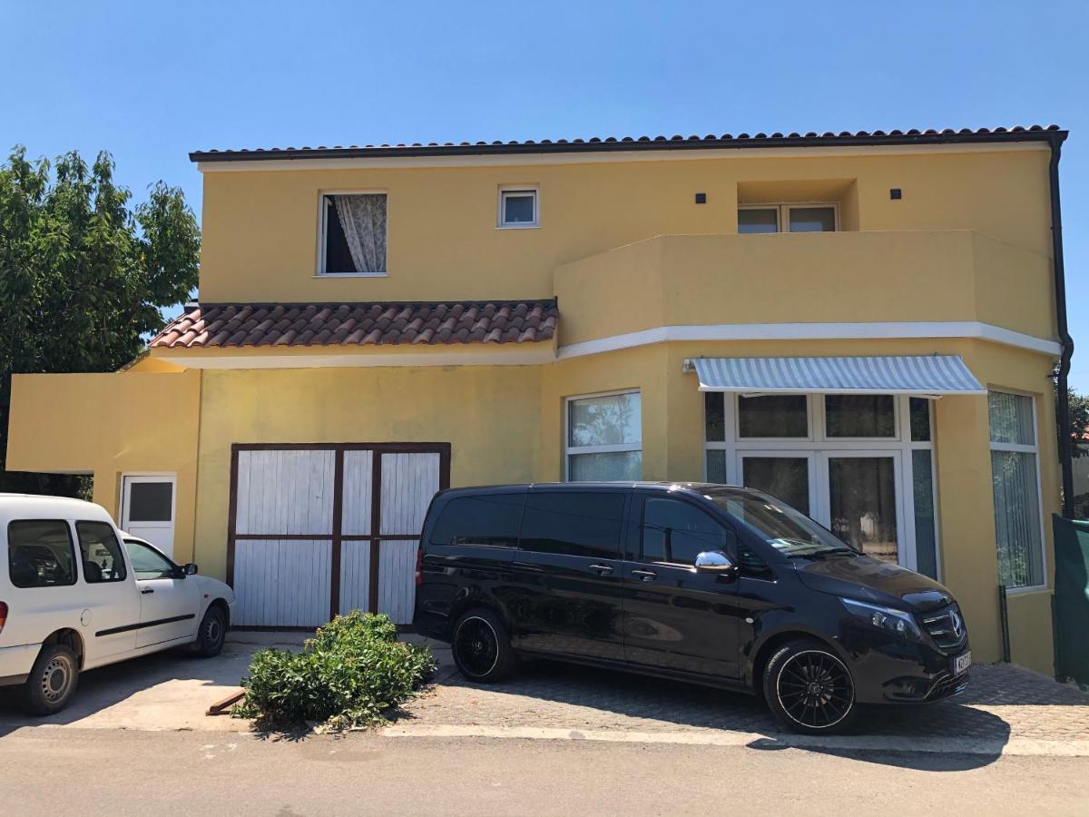 ביוגראד נה מורו Apartmani Bm מראה חיצוני תמונה