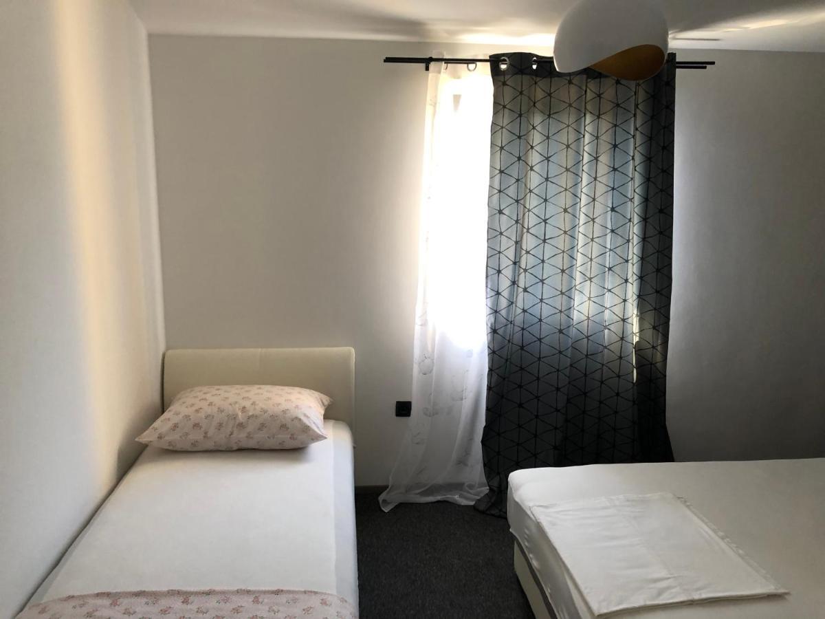 ביוגראד נה מורו Apartmani Bm מראה חיצוני תמונה